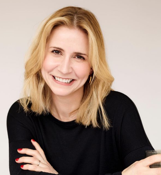 Medicetics's tweet image. "I straight away knew how Dr Vicky Dondos had made a name for herself as one of the go-to ‘face whisperers’ for those wanting ‘zero-detection work’ " 

Read the Luxury Insider review here: experienceluxury.co/the-luxury-ins…