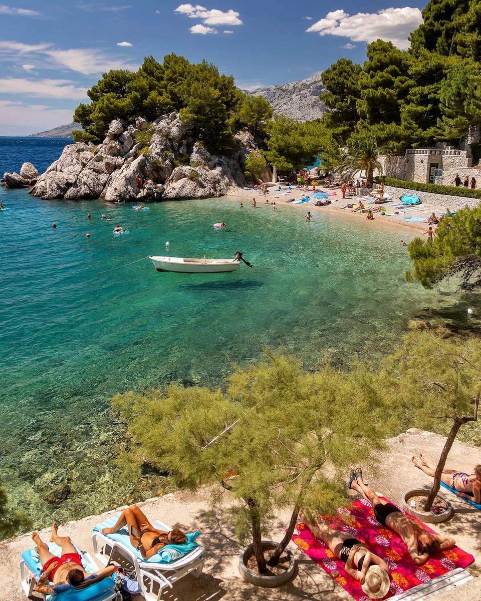 Enjoying #Podrace #beach #Brela 💙☀️💚
#brelative #Croatia #Kroatien #BrelaCroatia #VisitBrela 
📸 Vice Rudan
<a href="/makarskabeaches/">Makarska Beaches</a>