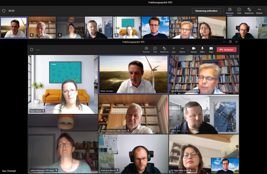 KatjaPaehle's tweet image. Heute im Dialog mit @enviaM und #MITNETZ: Wo steht die Energiewende? Was braucht das Energieland @sachsenanhalt in Produktion, Netz und Speichertechnik? Eins ist klar: Unsere Klimaziele erreichen wir nur mit viel mehr Tempo - bei Planung &amp;amp; Genehmigung muss das beginnen!