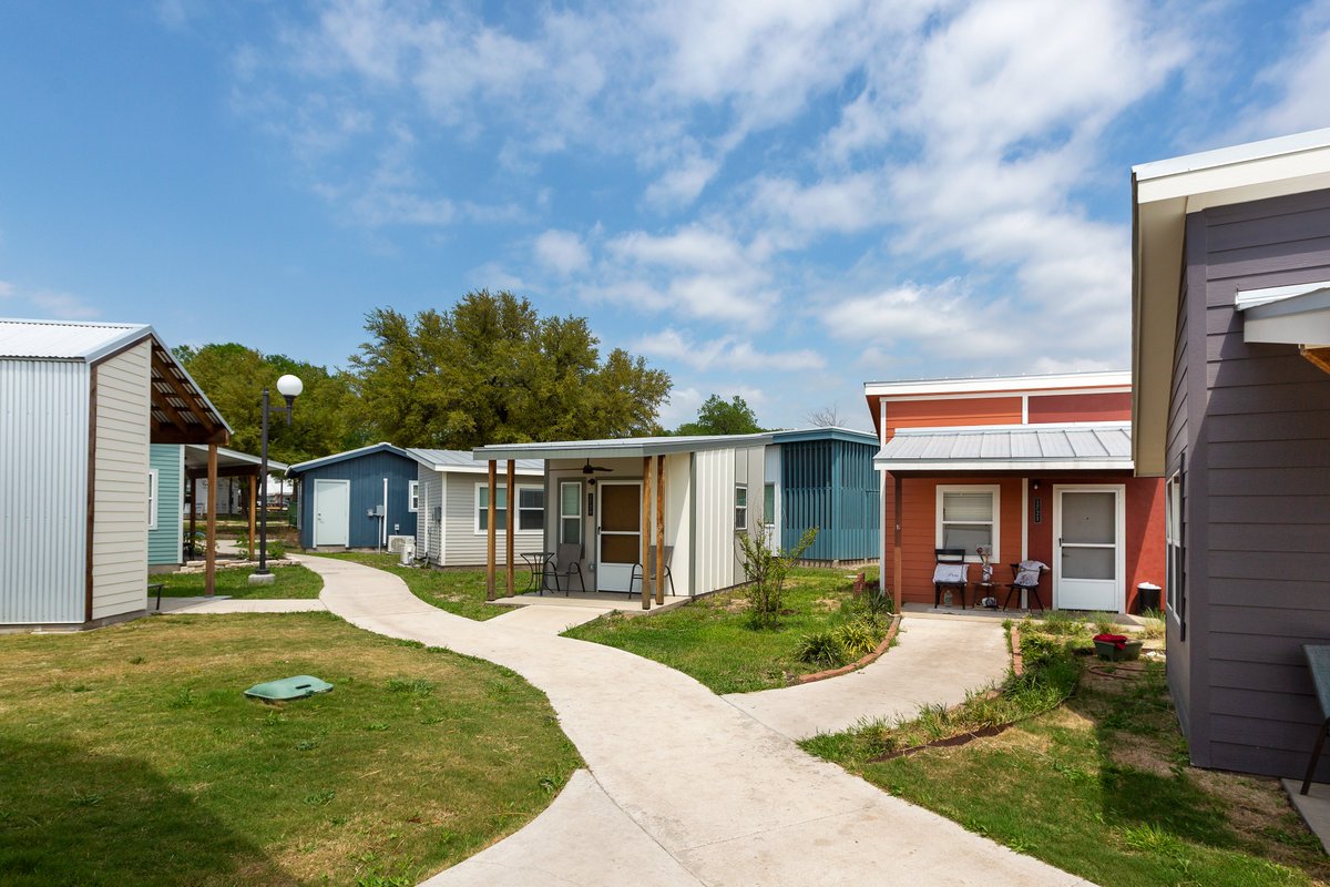 Mobile Loaves & Fishes tweet media