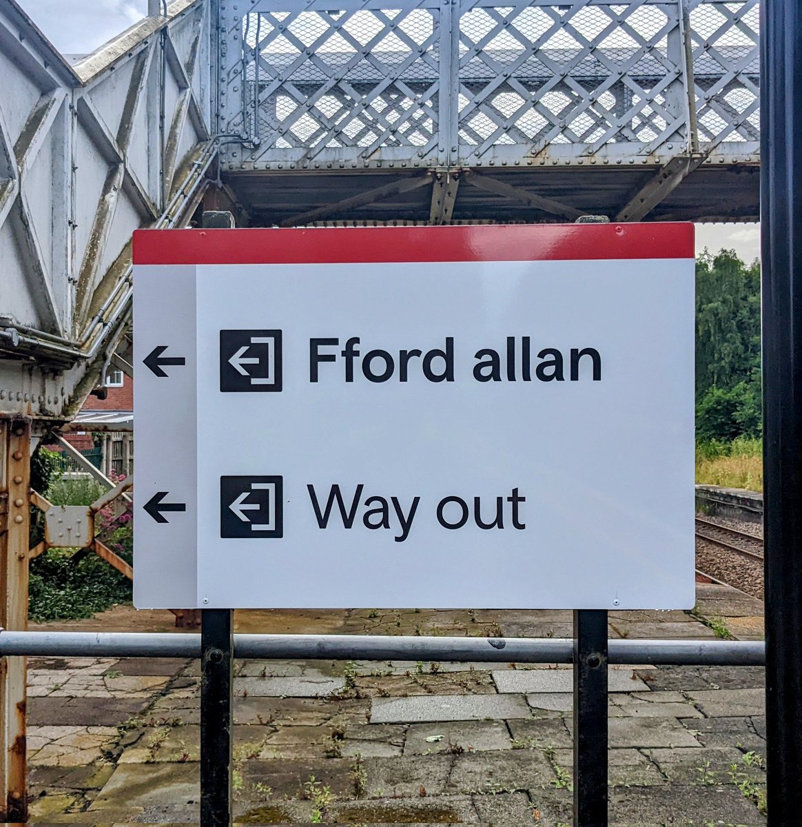 Dau Cefn (@daucefn) on Twitter photo Hey, no biggie <a href="/tfwrail/">Trafnidiaeth Cymru Trenau Transport for Wales Rail</a>, but you're missing a 'd' on your new sign at Rhiwabon Hey, no biggie <a href="/tfwrail/">Trafnidiaeth Cymru Trenau Transport for Wales Rail</a>, but you're missing a 'd' on your new sign at Rhiwabon