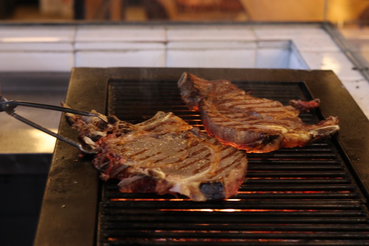 👌 ¡Esta carne está en su punto! 🔥

Ven y elige tu corte favorito. 🥩

Reserva ahora 📲 616 32 12 96 carboncarbonrestaurante.com/reservas/

📍 #MarinaLanzarote  

#CarbonCarbon #carboncarbonrestaurante #carboncarbonbyluisleon #restaurante #Lanzarote #Arrecife #marinalanzarote