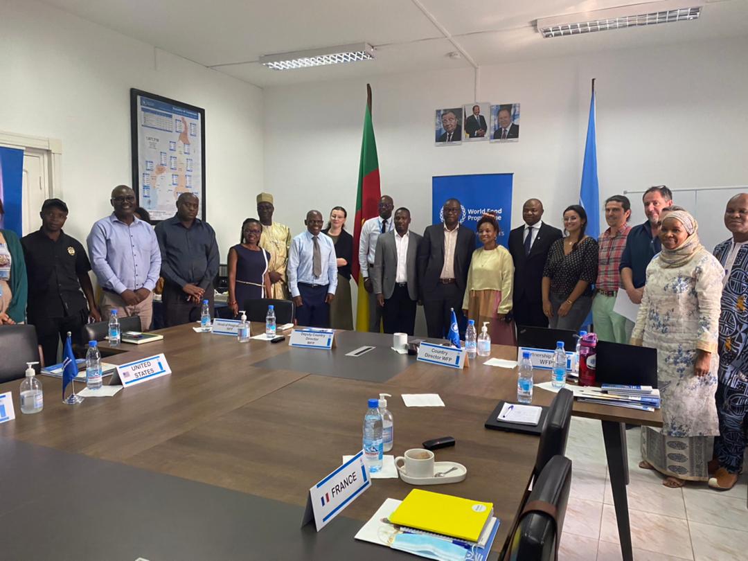 WFP_Cameroon's tweet photo. #Cameroon🇨🇲

#ZeroHunger can only be achieved via effective #Partnerships

@WFP shares operational achievements &amp; challenges for 2nd half 2022 with #Partners

🥂🥂to🇦🇺🇨🇲🇨🇦🇨🇳🇩🇰🇪🇺🇫🇷🇩🇪🇮🇸🇮🇪🇯🇵🇳🇱🇳🇿🇳🇴🇰🇷🇸🇪🇨🇭🇬🇧🇺🇸 for supporting the #SavingLives &amp; #ChangingLives agenda

#Wednesdayvibe https://t.co/9kFkmjrJHy