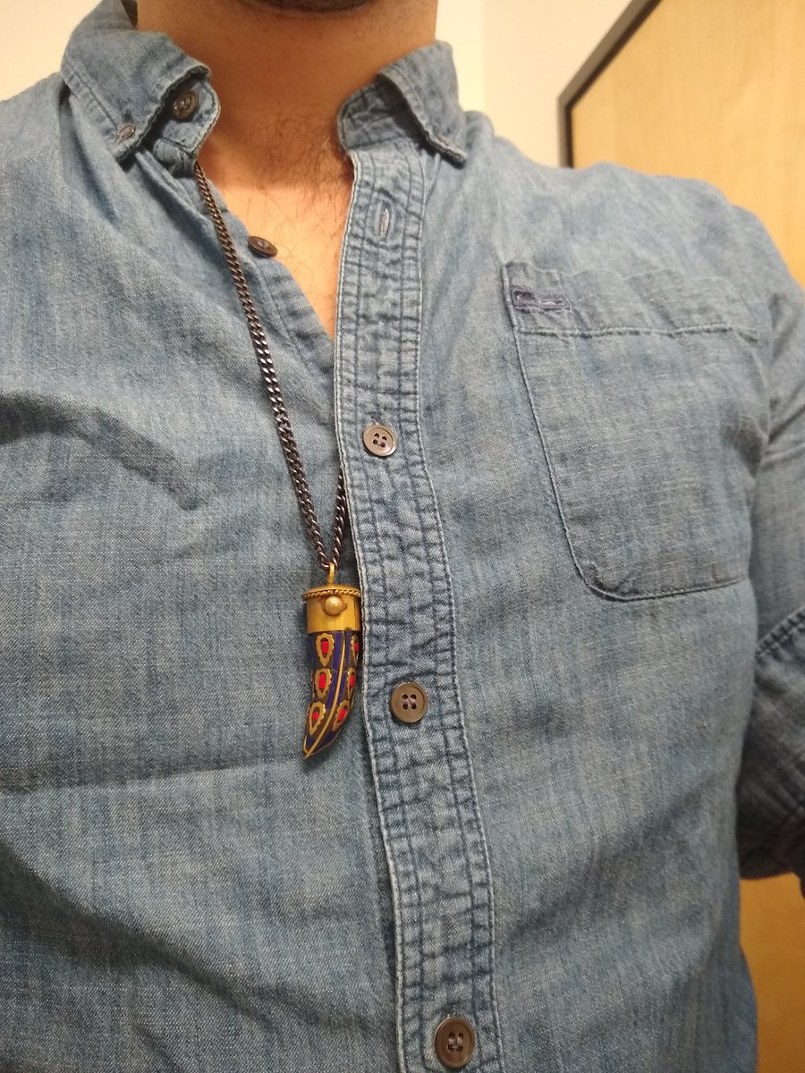 CinnaDiso's tweet photo. Love ma new necklace! https://t.co/3Dq8ymczEC