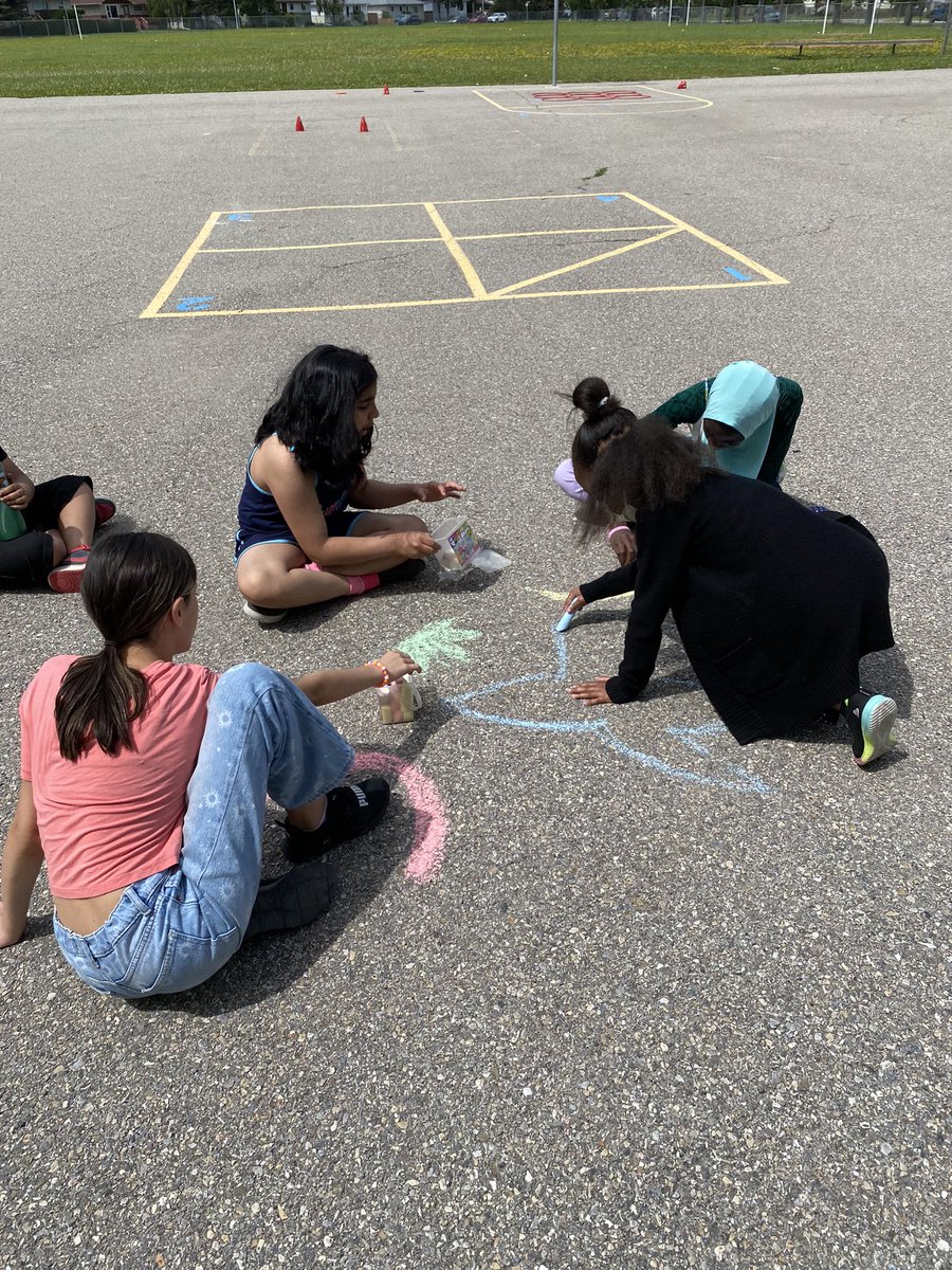 DebDunham16's tweet photo. Such a great finish to our school year. 💕 ❤️ I will miss being part of the BelPark community. Thank you for the amazing 8 years! @BelParkCBE https://t.co/I3W7UTKX67