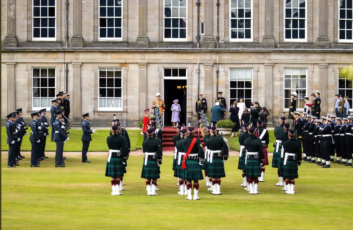 SeaCadetsUK's tweet image. At Sea Cadets you can learn new skills, build your confidence and maybe even meet our Patron, HM The Queen! POC Alasdair from Musselburgh Unit met Her Majesty earlier this week as he represented Sea Cadets at the 'Ceremony of the Keys' at the Palace of Holyroodhouse in Edinburgh.