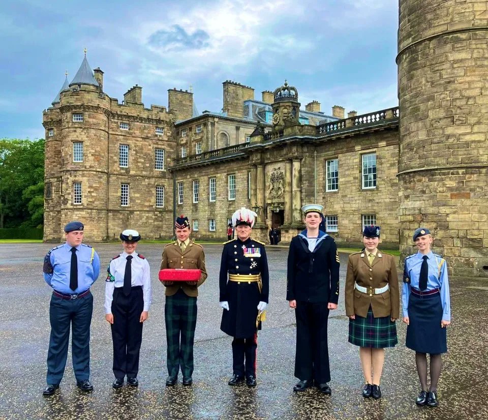 SeaCadetsUK's tweet image. At Sea Cadets you can learn new skills, build your confidence and maybe even meet our Patron, HM The Queen! POC Alasdair from Musselburgh Unit met Her Majesty earlier this week as he represented Sea Cadets at the 'Ceremony of the Keys' at the Palace of Holyroodhouse in Edinburgh.