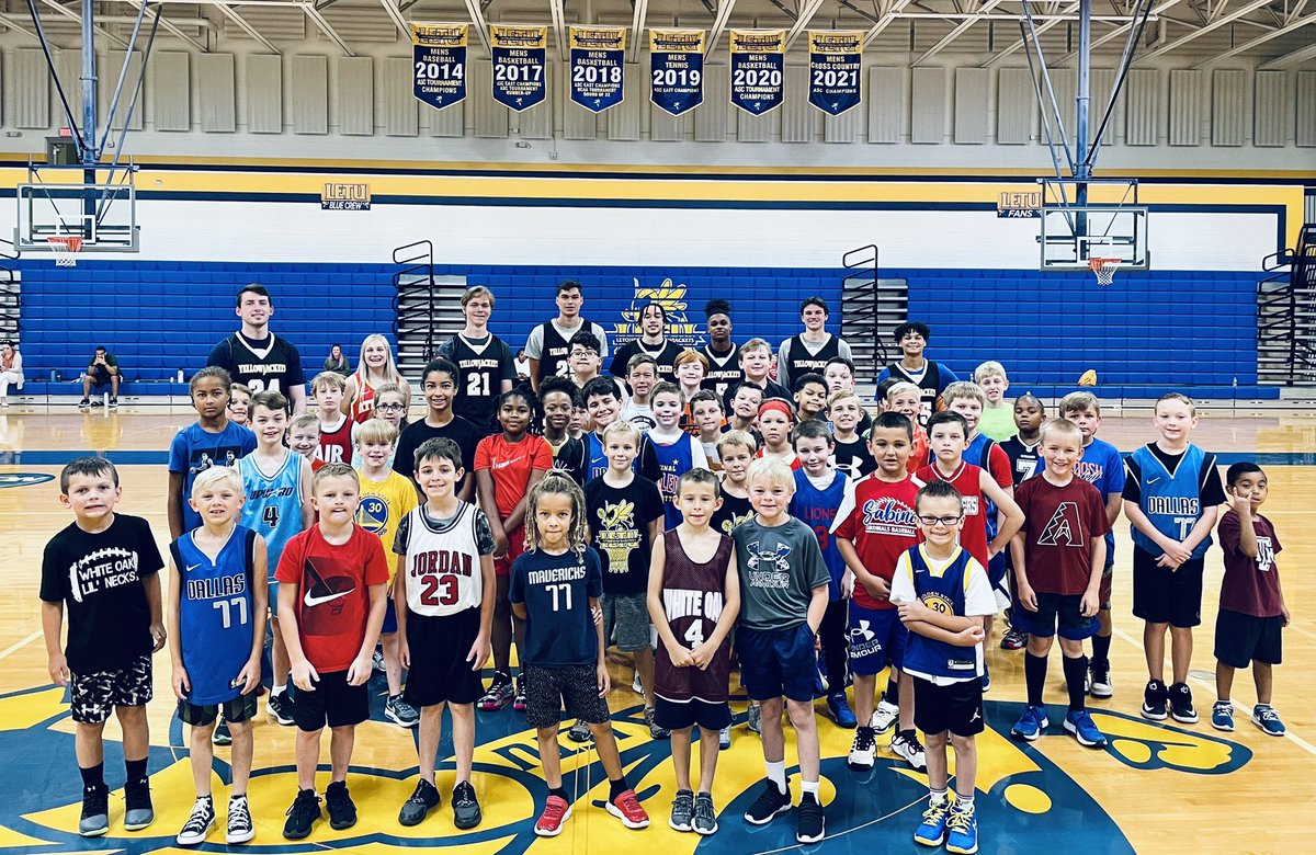 LETUMBB's tweet image. JERSEY DAY at @LeTourneauUniv Basketball Camp!

7 - @luka7doncic jerseys
4 - Chef @StephenCurry30 jerseys
1 - 🐐 MJ jersey

#CampWeek #LETUBrotherhood