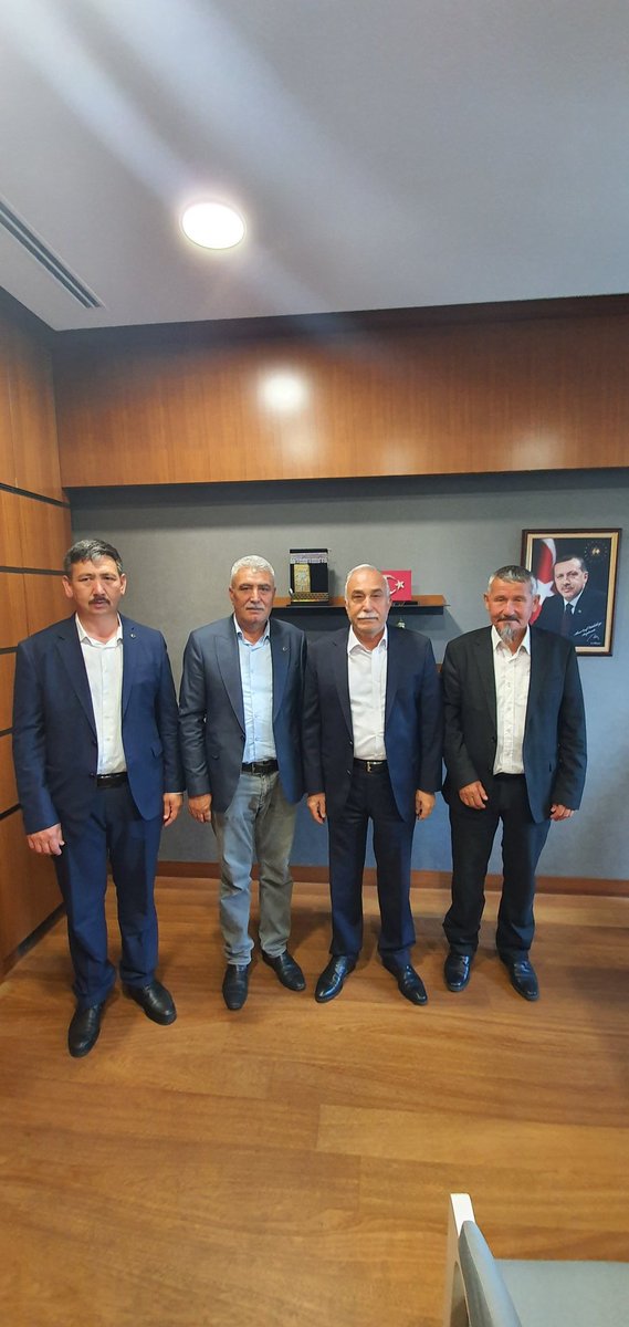 aefakibaba's tweet photo. Gazi Meclisimizde ziyaretimize gelen hemşehrilerimizi ağırladık. Ziyaretlerinden dolayı kendilerine   teşekkür ediyorum. https://t.co/MRiFqhIxDX