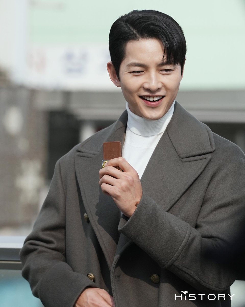 theredshoessss's tweet photo. Se o #SongJoongki não posta fotênhas eu posto. https://t.co/ZzskTQm5Jj