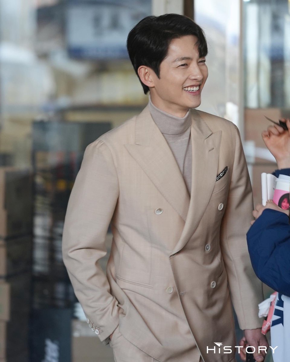 theredshoessss's tweet photo. Se o #SongJoongki não posta fotênhas eu posto. https://t.co/ZzskTQm5Jj