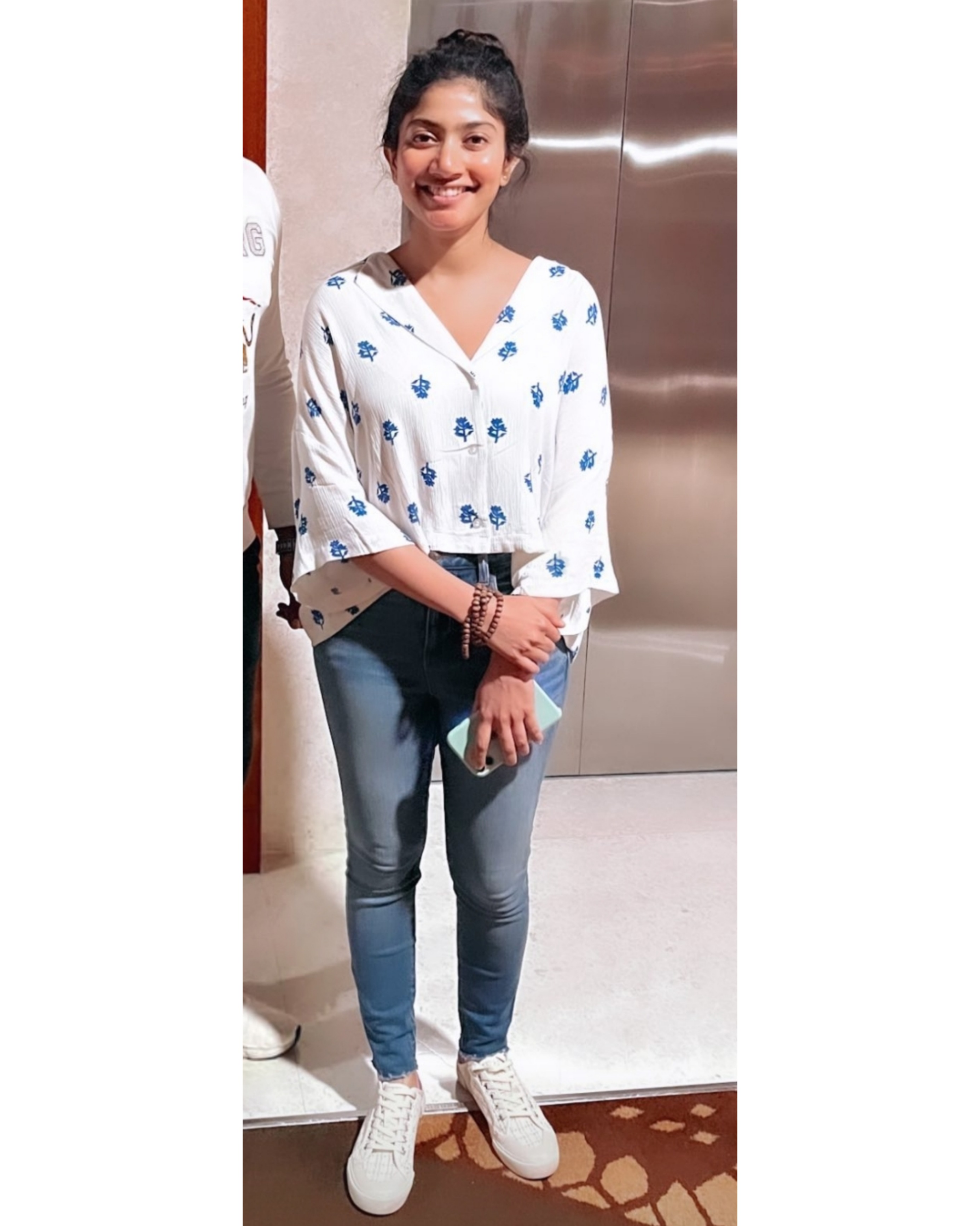 Image Latest Hot SaiPallavi Mallu Actress, beautiful Sai Pallavi collections Gargi