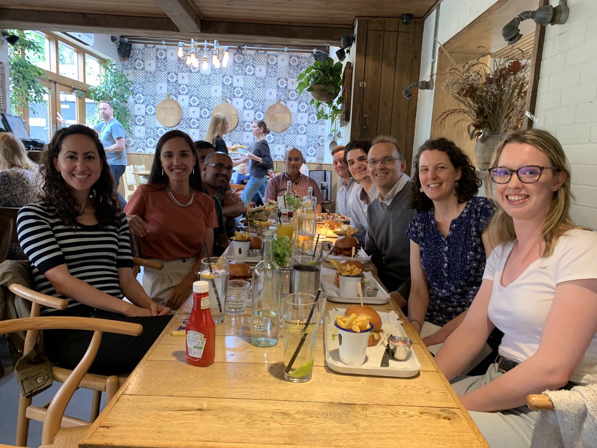 Team Willcox goes out for a meal 💃🏻 Was lovely to get everyone together to celebrate <a href="/JackMcMurray/">Jack McMurray</a> passing his PhD viva recently 🎉 and to welcome <a href="/nekisa_zakeri/">Nekisa Zakeri</a> to Birmingham!