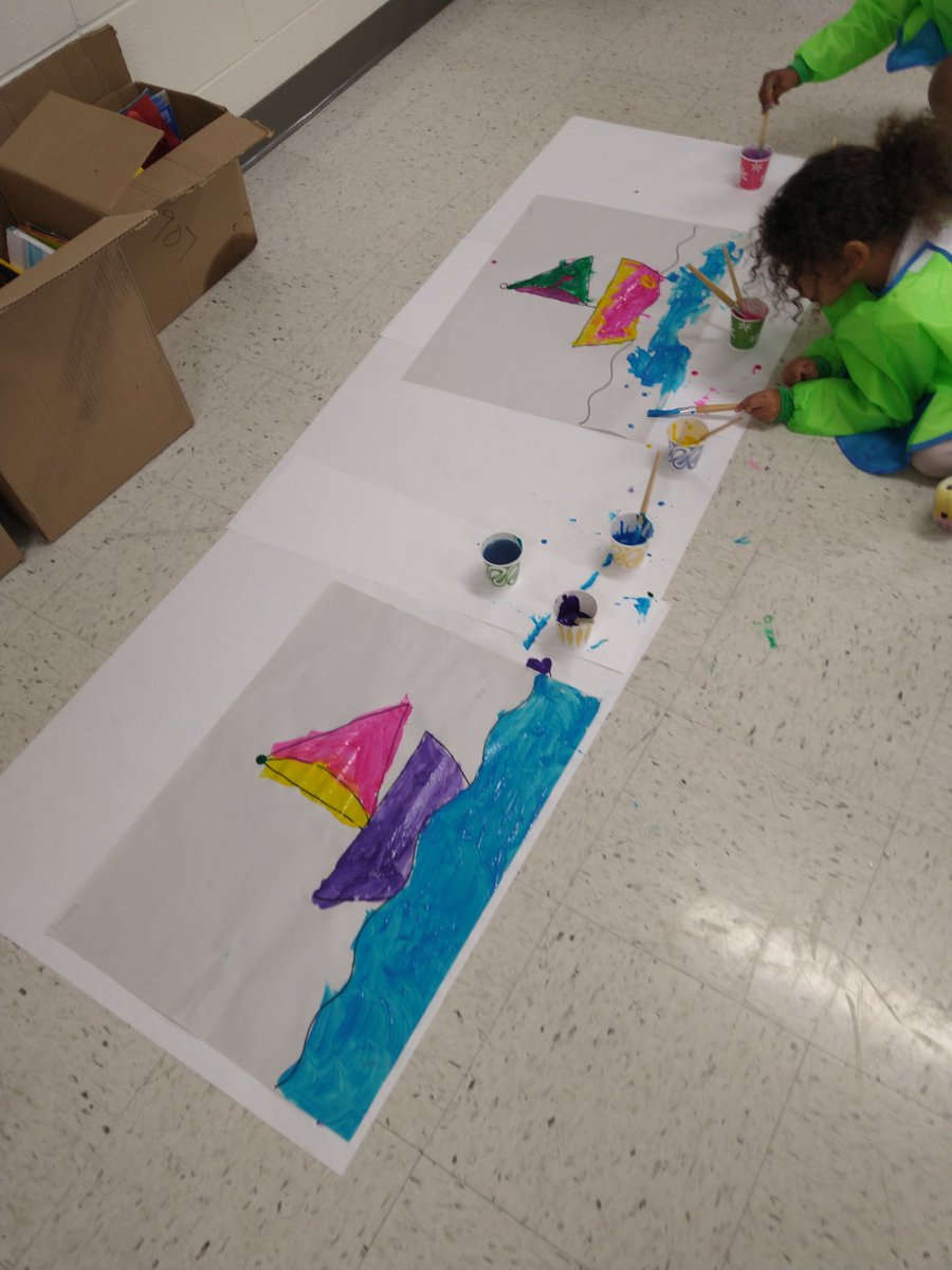 EMcNeil07's tweet photo. KinderPrep students engaged in fun multi-sensory learning activities. @D161Supe https://t.co/sDnfTVrZE5