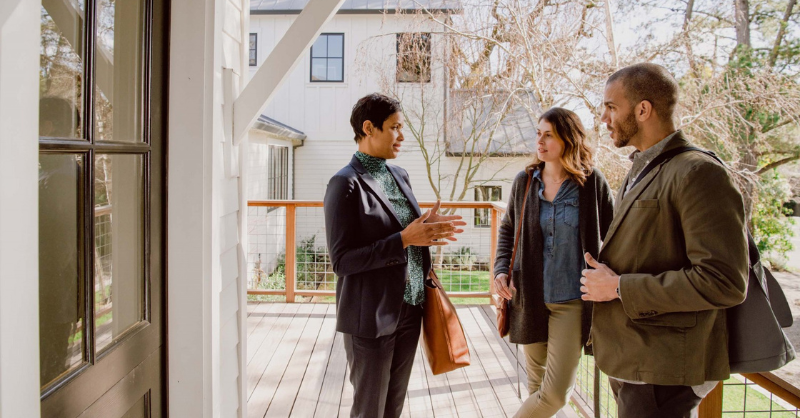 zillow's tweet photo. 85% of buyers use a real estate agent or broker to help them navigate buying a home.

We surveyed buyers and identified the top three benefits agents bring to the table.