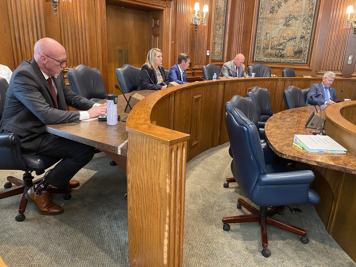 #HappeningNow | The Senate Interim Committee on Illegal Immigration is holding its first hearing. Members will be discussing workers being brought to MO illegally who do not pay taxes or follow the state’s labor laws. #moleg