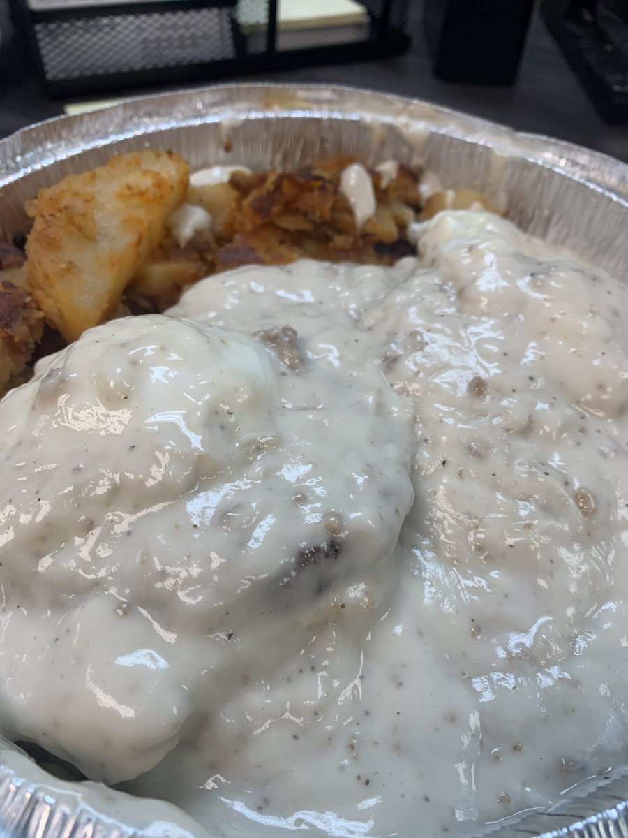 Country Benedict from Airway this #Benesday
4.3/10
Really good biscuit, so-so sausage, good egg, horrible sausage gravy, so-so potatoes, horrible portion. The damn sausage gravy was so goopy and excessive that it was unappetizing to look at. I have a tummy ache.