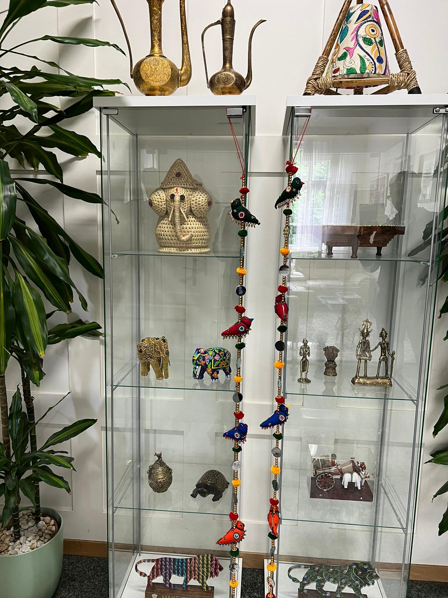 IndiainSwiss's tweet photo. #TeamIndia inaugurated TRIFED Corner to promote and exhibit Tribal products from #India. A presentation on TRIFED along with videos on GI Tagging and TRIFED journey was delivered during the occasion.

@meaindia @Meaindbiz @AmritMahotsav @DPIITGoI @tribesindia @DoC_GoI https://t.co/G9d6R8Xmvc