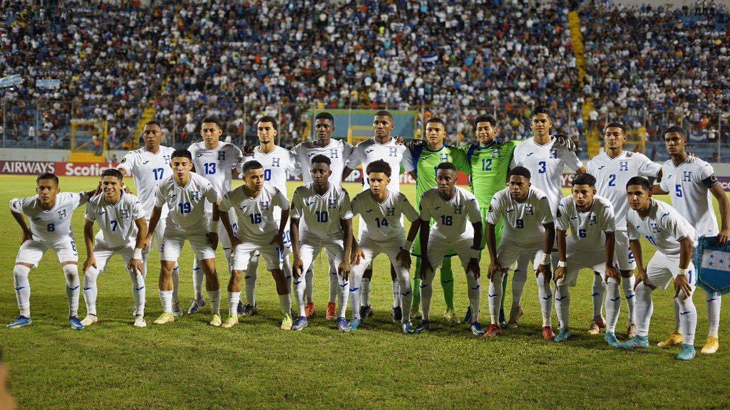 AFHO_HN's tweet photo. ¡HONDURAS MUNDIALISTA!🇭🇳
Sub-20 de Indonesia 2023
Felicidades a todo el cuerpo técnico y a todos los jugadores de la sub-20 de Honduras por su clasificación al mundial.
¡Hacernos gritar de emoción, a eso le llamamos fútbol!⚽️
#AFHO #CU20 https://t.co/ZVvY99mT4i