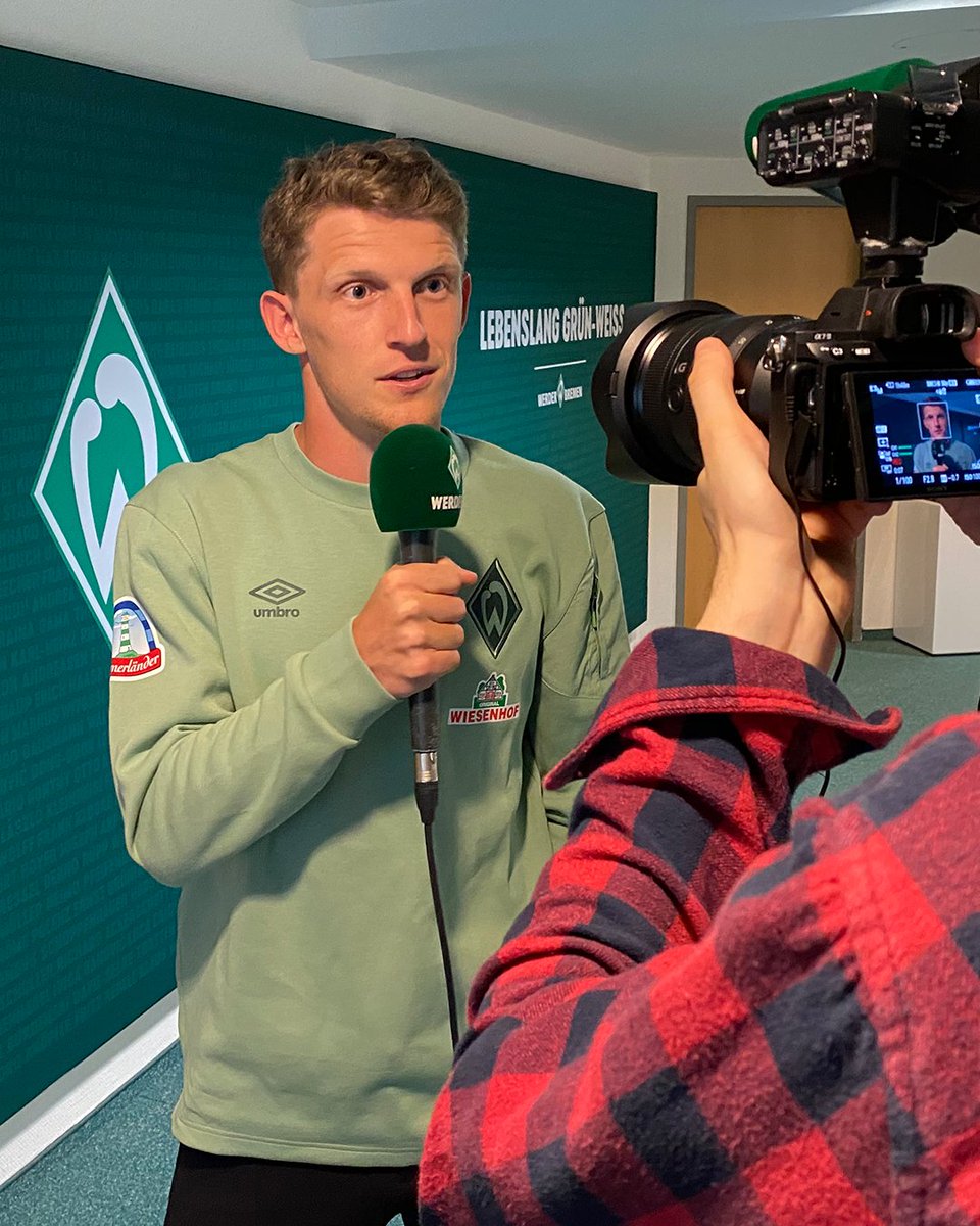 werderbremen's tweet photo. Erster Tag bei Werder = erstes Interview mit #WERDERTV. Film ab!
👉 https://t.co/ZdL0FdYPIy
#werder #stage https://t.co/IZOP47yROu