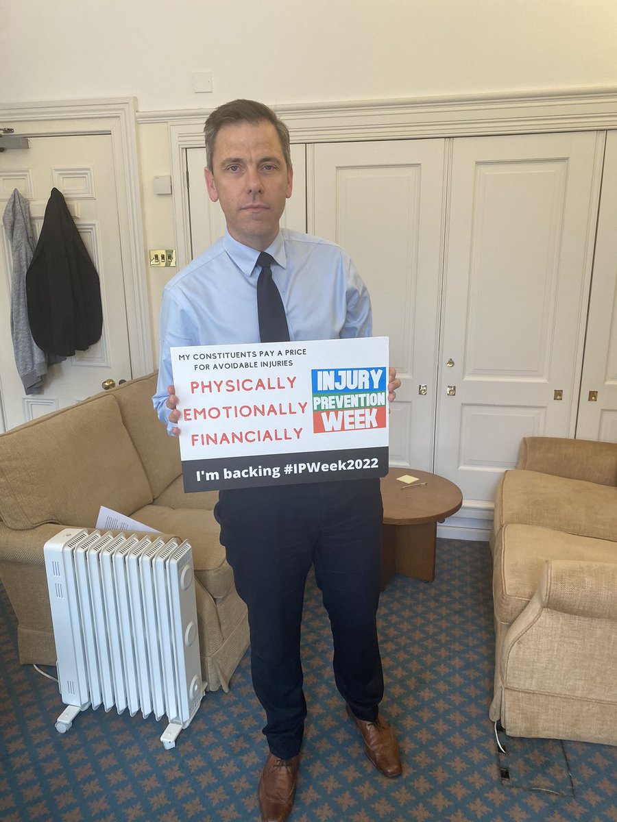 Chris_EvansMP's tweet photo. I’m proud to be supporting @APIL  injury prevention week. Last year nearly 44,000 people were injured at work. We must do more to protect workers from preventable injuries #ipweek2022 https://t.co/0cK4Ab3TCw