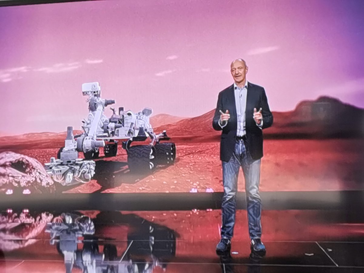 Live #launch now! <a href="/Siemens/">Siemens</a> #CEO <a href="/BuschRo/">Roland Busch</a> introduces #Siemens Xcelerator, the new #open #Digital business #platform to catalyse scalable, faster, easier &amp; more #sustainable change, also powered by #partnership 👏 #SiemensAccelerate #innovation #BREAKING #SiemensInfluencer #data