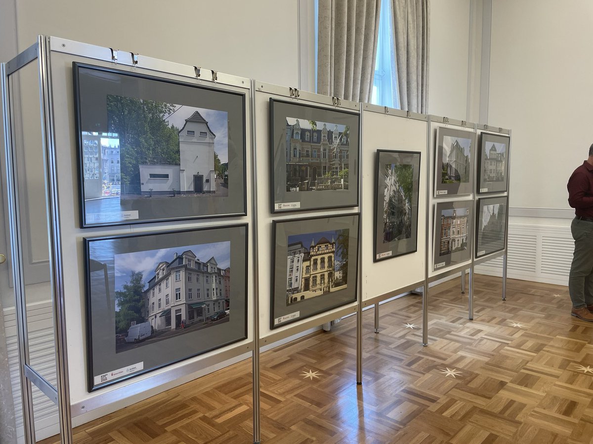 Turmstation's tweet photo. Große Aufregung! Heute ist die Preisverleihung für den #Fassadenwettbewerb der @BundesstadtBonn: Kunigunde ist dabei! Welchen Preis es gibt, erfahren wir gleich. https://t.co/lT2yZ0IZpm