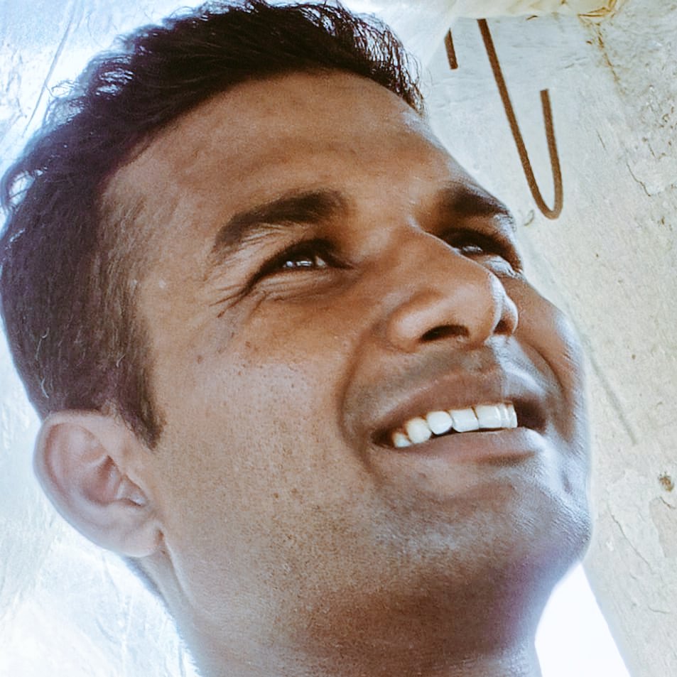 DavidsonSamir's tweet photo. अजीब सौदागर है ये वक़्त भी जवानी
का लालच दे के सकून का बचपन ले गया.... 
🌹समपुज्य🌹 https://t.co/FPHeYqtcVn