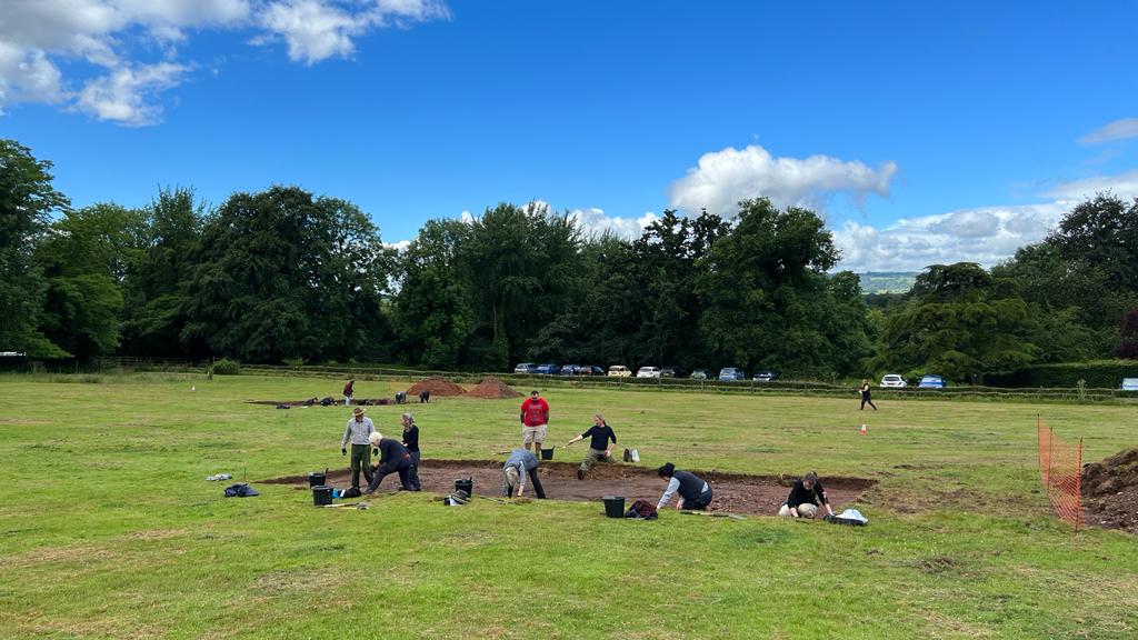 QuantockLPS's tweet image. First day complete! In amongst the showers our team @CourtCrowcombe have found, emerging from the soil, intriguing walls and pathways- is this the #medievalmanor? More to come over the next few weeks!
#loveheritage #communityarchaeology @context_one @Quantockhills @HeritageFundUK