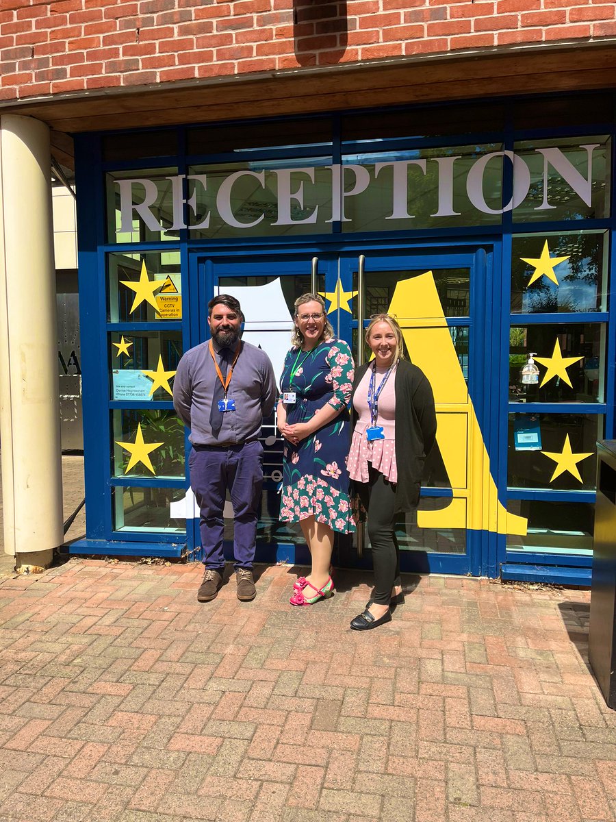 MissCLCarr's tweet photo. Thank you @MAA_DRET for allowing us to look at your fantastic school and Art department today, lots of great ideas shared and lots to take away from today 😊 pleasure to meet @MeganChelseaMo3 and thank you again we had a great day! 

#NBAontour @noelbakerlead https://t.co/EekGIRdv2n