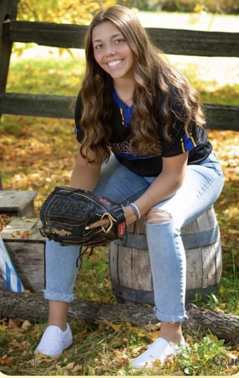 todd_dingmann's tweet photo. Happy 18th birthday to our 1st team All-State Centerfielder!    #rollcobbs #crusaderproud https://t.co/MdOA2ndQUA