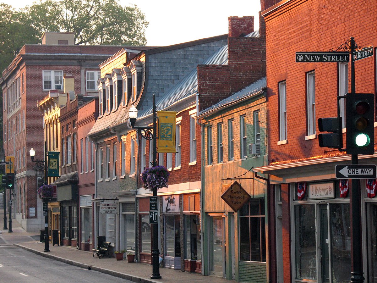 Kathy Moore (@kathy_moore) on Twitter photo "Eye candy: America's most beautiful streets."
Take an armchair tour of some of the most beautiful streets across the country, including Beverley Street in historic <a href="/Staunton/">Visit Staunton</a> Virginia!
msn.com/en-us/travel/t…
(Big thx <a href="/ellabuchan/">Ella Buchan</a> <a href="/loveEXPLORING/">loveEXPLORING.com</a>) <a href="/VisitShenValley/">VisitShenandoahValley</a> <a href="/NatlMainStreet/">Main Street America</a> "Eye candy: America's most beautiful streets."
Take an armchair tour of some of the most beautiful streets across the country, including Beverley Street in historic <a href="/Staunton/">Visit Staunton</a> Virginia!
msn.com/en-us/travel/t…
(Big thx <a href="/ellabuchan/">Ella Buchan</a> <a href="/loveEXPLORING/">loveEXPLORING.com</a>) <a href="/VisitShenValley/">VisitShenandoahValley</a> <a href="/NatlMainStreet/">Main Street America</a>
