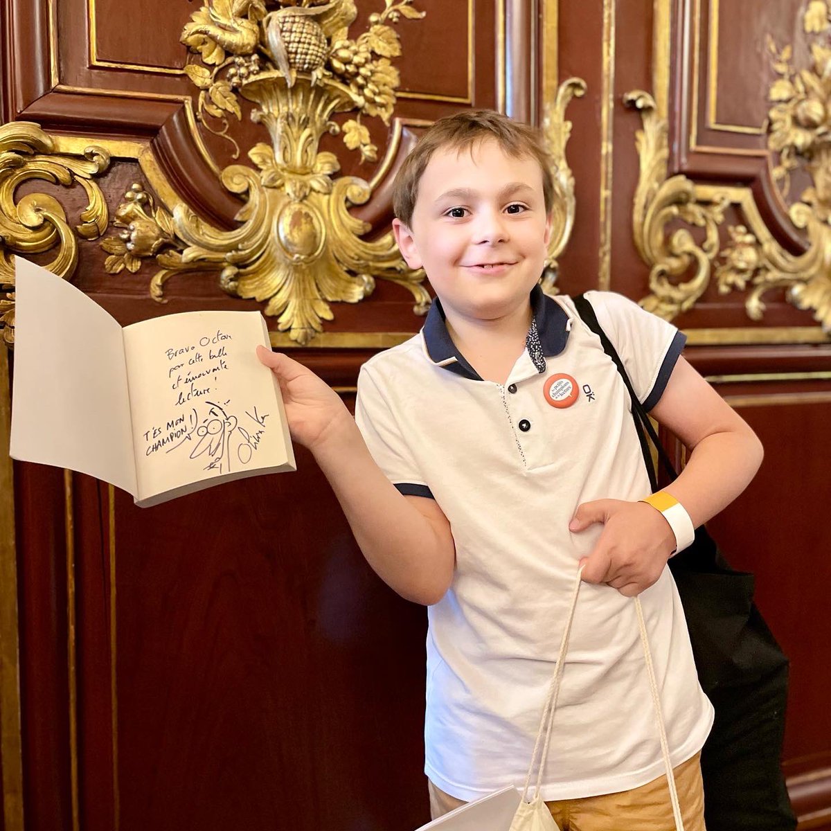 📚 HEUREUSE GAGNANTE 2022 🥇

Et la lauréate est… Elisabeth !
qui a gagné la finale nationale en lisant « Coup de boule Corneille » de Pascal Ruter <a href="/DidierJeunesse/">Didier Jeunesse</a> 

Félicitations aussi à Marine, pour sa 2e place et à Octave, qui prend la 3e place 🚀

Bravo à tous et MERCI 🙌
