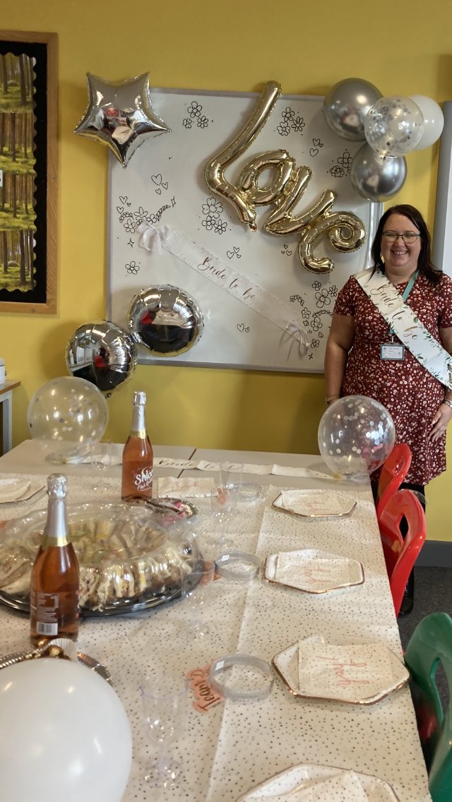 Stceciliaseng's tweet photo. Our lovely Miss Carson is getting wed this summer👏👏👏 we wish her lots of love, luck and laughter!  💍🍾💕💒👏👏 https://t.co/5ngrPEaoe4