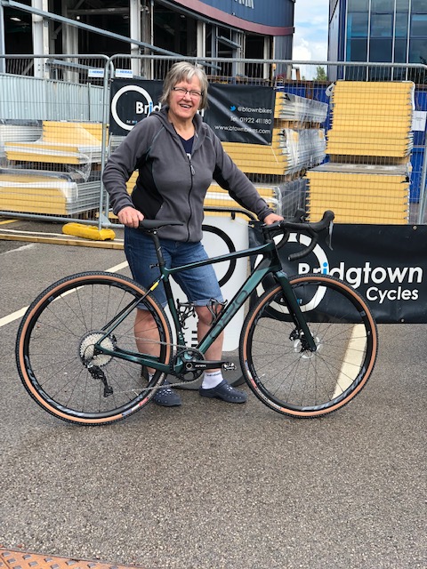 Happy New Bike Day Alison Salthouse! 

Congratulations on your Orro Terra C Gravel bike.

#cycling #ORRO #gravelbike #gravelride #bicycle #bicycleride