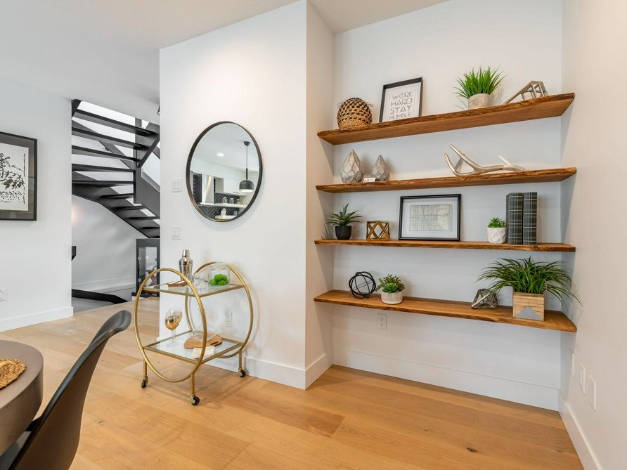 D E T A I L S
.
.
.
Every corner in your home should have purpose and function, in a way that's best for you and your family. This is where building a custom home can truly make a difference. Let's connect and see if custom is for you!