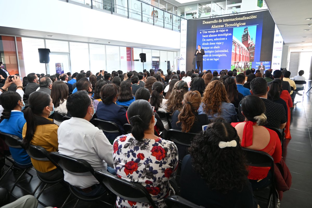 CITNOVA's tweet photo. Durante 3 años @Harvard e @hidalgo_lab ofrecieron capacitación, como resultado se graduaron casi 800 #hidalguenses. 405 fueron emprendedores que desarrollaron planes de negocios en #innovación y sustentabilidad; así como 321 mentores y 63 mentores champion. #TransformaHidalgo https://t.co/jBFiv8fIWL
