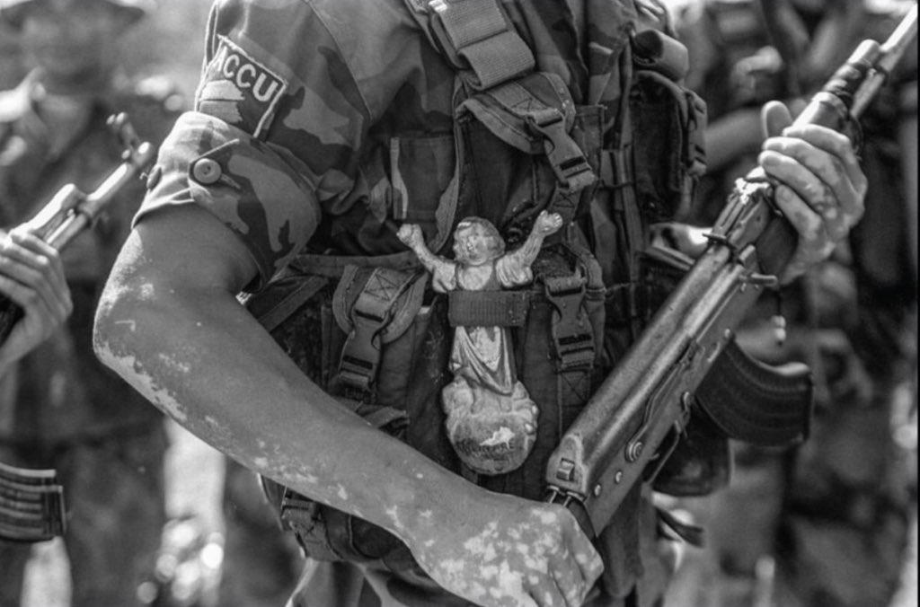 ¡No matarás!
como guía de todas nuestras acciones; no matarás ni con hambre, ni con balas, ni con las palabras que destruyen la dignidad.

¡Dios, danos tu paz porque necesitamos vivir como hermanos!