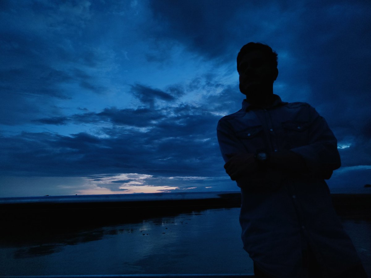 mostak000's tweet photo. যতসব প্রাপ্তি-ক্লান্তি এসে জমা অবেলায়,
বিলিয়ে দিলাম আকাশের মাঝে, কোনো এক সন্ধেবেলায়!

#mostak #mostak000 #MosTak https://t.co/N6nyLYRpKa