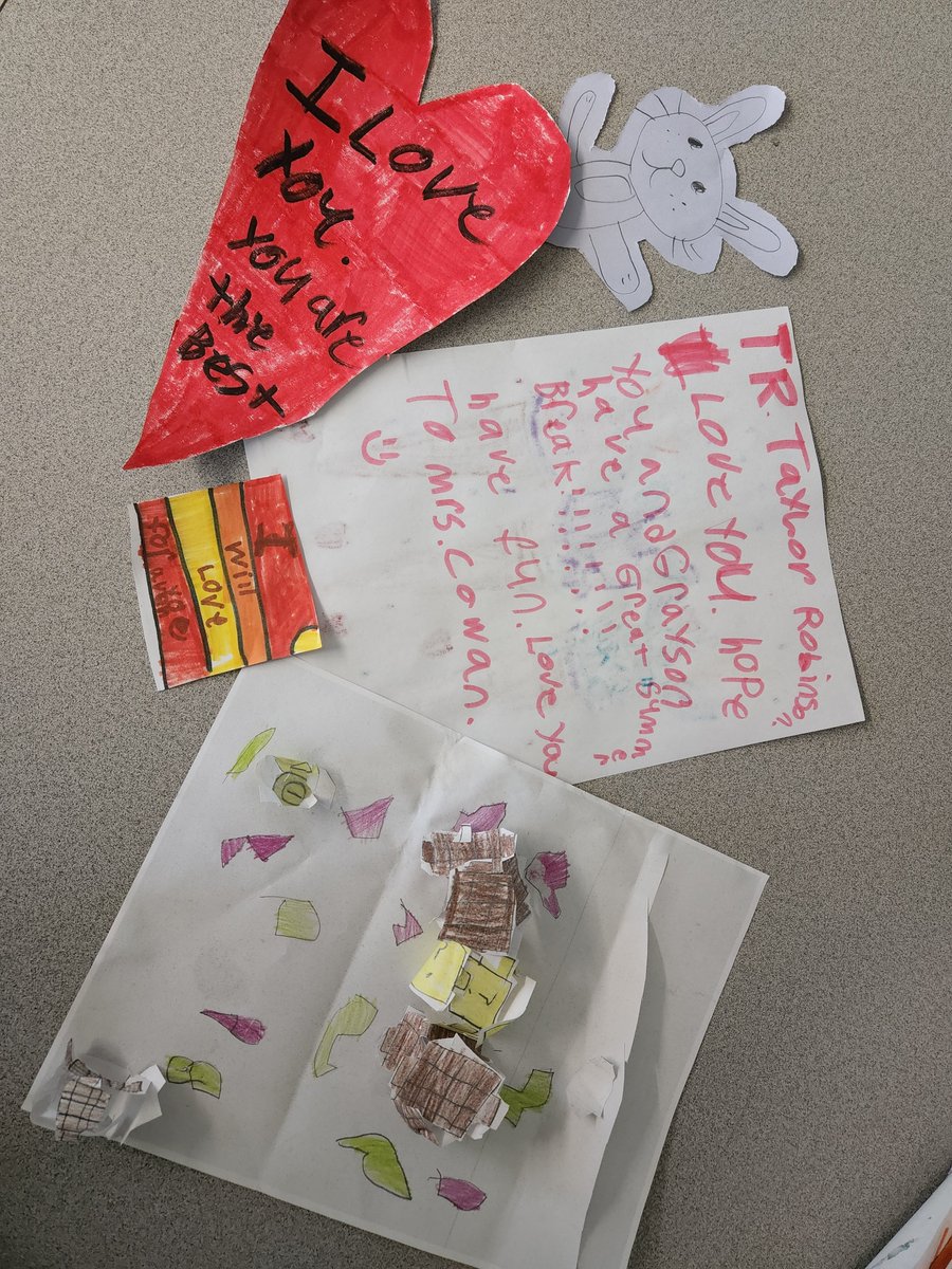MsCowan_'s tweet photo. Cleaning the classroom and taking things home for the summer - I'm going to miss getting these types of gifts! https://t.co/YhSPO4Lnbz