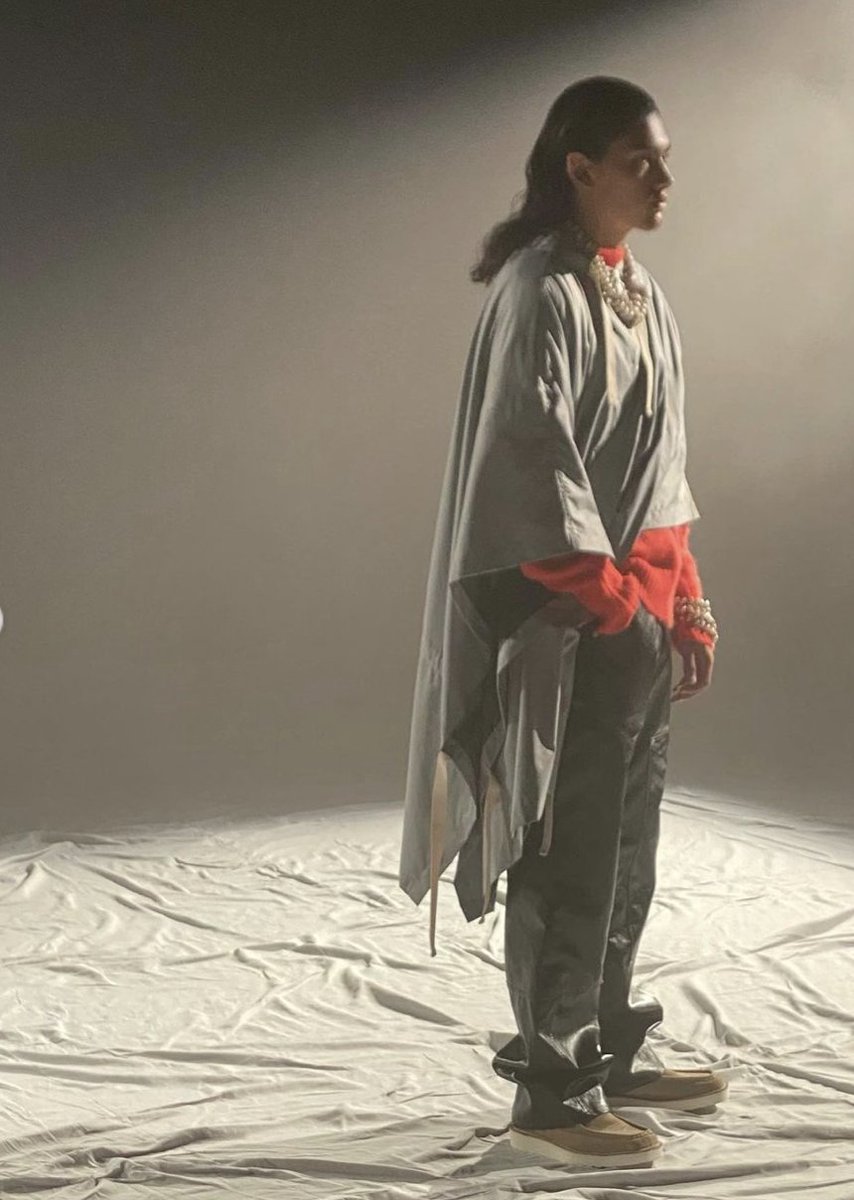 The Spring Summer 2023 Ouest collection is drawn on a 70’s imagery by Arthur Robert. This season Ouest dreams of Californian beaches, warm nights &amp; space travel. Sneakers &amp; straps, seashell fetish &amp; words torn out of old magazines - watching the world turning from somewhere else.