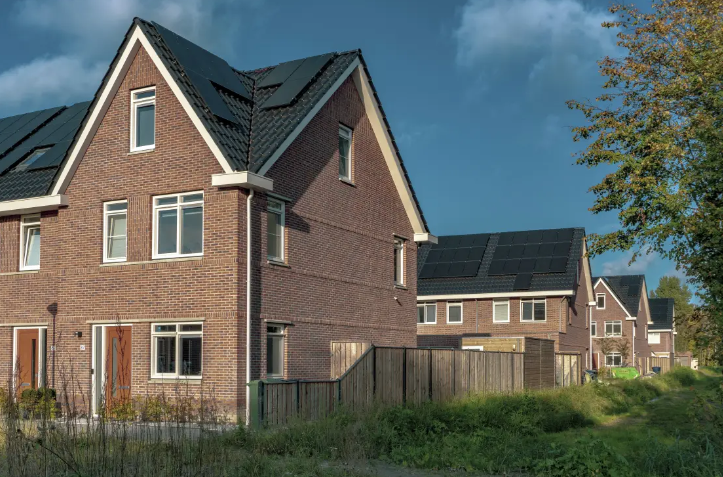 AweSunPower's tweet photo. 🏡🌞 3 Common Mistakes Homeowners Make When Buying Solar https://t.co/mdPChPQinX #solarplan #solarproject #solartrends #gosolar #energynews #solar #solarpower #solarnews #solarblog #gogreen #greenenergy https://t.co/FhRh966xCl