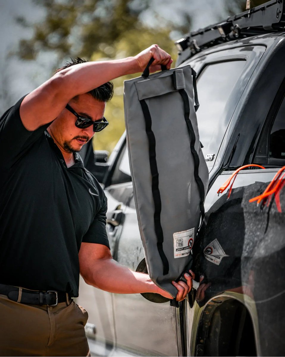 WhiteJackAdv's tweet image. Kick 'n Donk

Toss out the red fuel canister and pick up a couple of @armadillobagusa hydrocarbon fuel carrier bags. Stores compact but fills and carriers 5 gals worth of fuel when in need.

#giantloopmoto 
#giantloop
#armadillobag
#golightgofastgofar