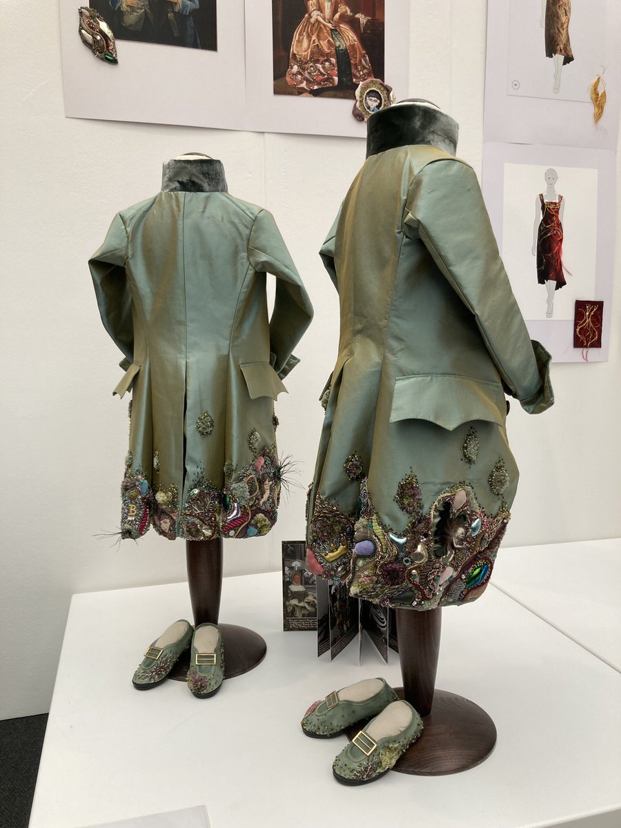 carocomms's tweet photo. It’s day 1 of @NewDesigners 2022 and the Caro team are at @TheBDC with over 2,500 graduate design talents from throughout the UK 🇬🇧
The next 2 weeks will explore how ‘great design shapes the human experience’ https://t.co/CDnh4sIa00 #nd22 #ComingtoND https://t.co/aCEtZPmAJh