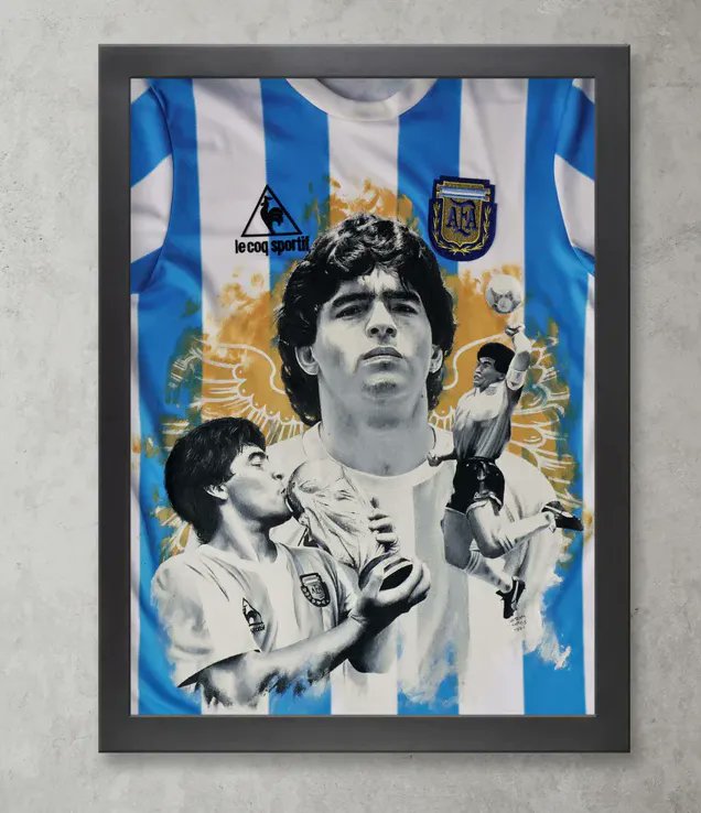 🎁 #Concours 
On vous fait gagner le magnifique poster de Diego Maradona ! Réalisé par Mats Drawing ! 

Pour cela :
✔️ RT + FOLLOW <a href="/MatsDrawing/">Mats Drawing</a> &amp; <a href="/Gazzetta_Foot/">Gazzetta Foot</a>
🍀 TAS le 10/07