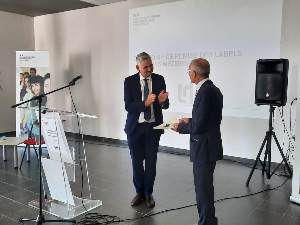 RLaganier's tweet photo. Cérémonie de remise des labels #LycéeDesMétiers au Lycée Gallieni pour la @RegionAcPaca avec Laurent NOE. 18 établissements de @AcademieNice et 47 @AcAixMarseille reçoivent aujourd'hui ce label reconnaissant leur excellence en matière de parcours de formations et de partenariats. https://t.co/XQ5gd5kNaH