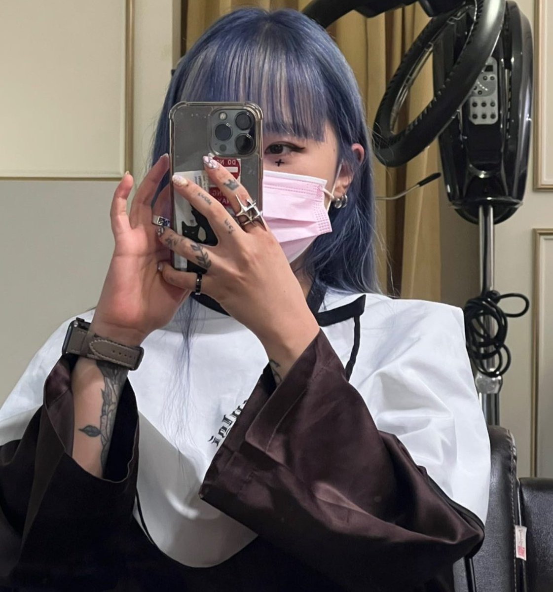 ashbcom's tweet image. HYUNJI PELITO AZUL