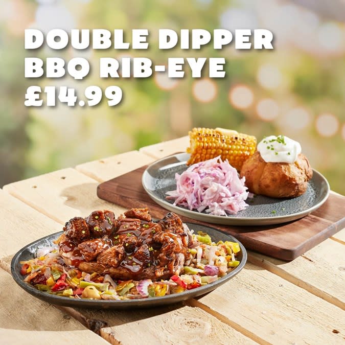 HungryQueensway's tweet photo. 𝐒𝐔𝐌𝐌𝐄𝐑 𝐂𝐄𝐋𝐄𝐁𝐑𝐀𝐓𝐈𝐎𝐍𝐒 𝐉𝐔𝐒𝐓 𝐆𝐎𝐓 𝐄𝐏𝐈𝐂
 
This Summer you are invited to try our limited-time summer food specials to make sure it is a summer really worth celebrating.
#follow #smile #love #summervibes #friends #sun #food #sunset #like #EPIC #happy https://t.co/G2CCg18dOy