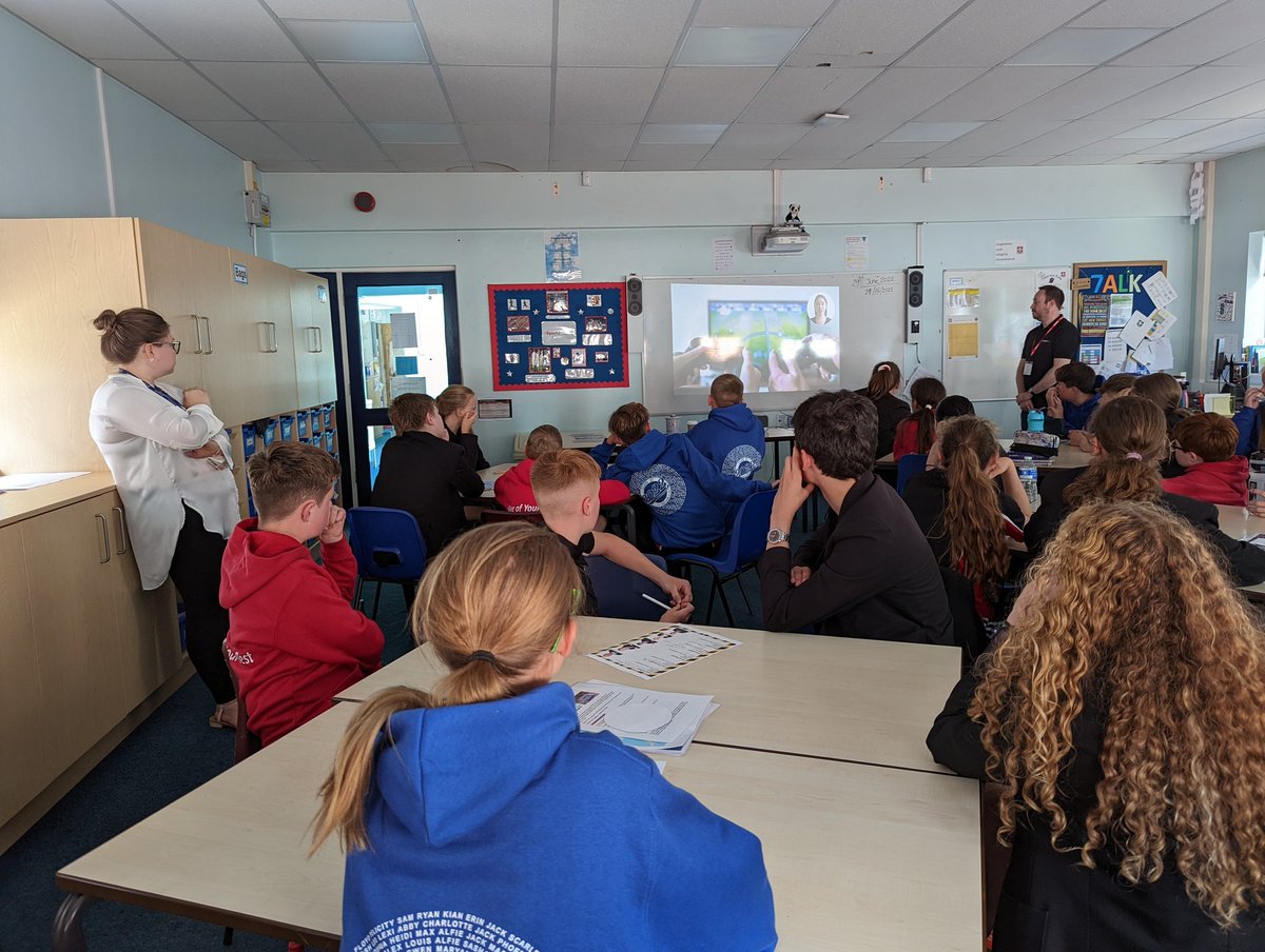 SavientL's tweet photo. @SavientL team were at @stjohnsmiddle today for a #STEM  workshop. Thanks to everyone for taking part. #inspirational https://t.co/xMQHgUB6lw