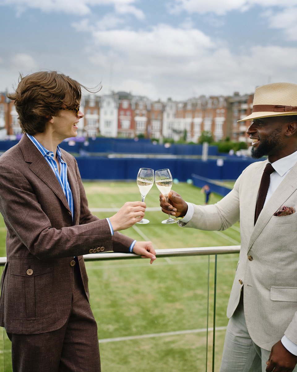 Nyetimber's tweet photo. A perfect serve for summer. Following on from the festivities enjoyed @QueensTennis, the Great British tennis season continues and what better way to celebrate than with a perfectly chilled glass of Nyetimber?
#TennisSeason #PerfectlyBritish #Nyetimber https://t.co/Ldlz8HvD3h